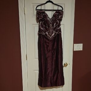 Elegant Burgundy Formal Dress